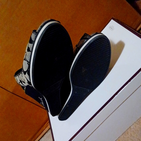 Coach Tarrah signature wedges - Picture 4 of 4